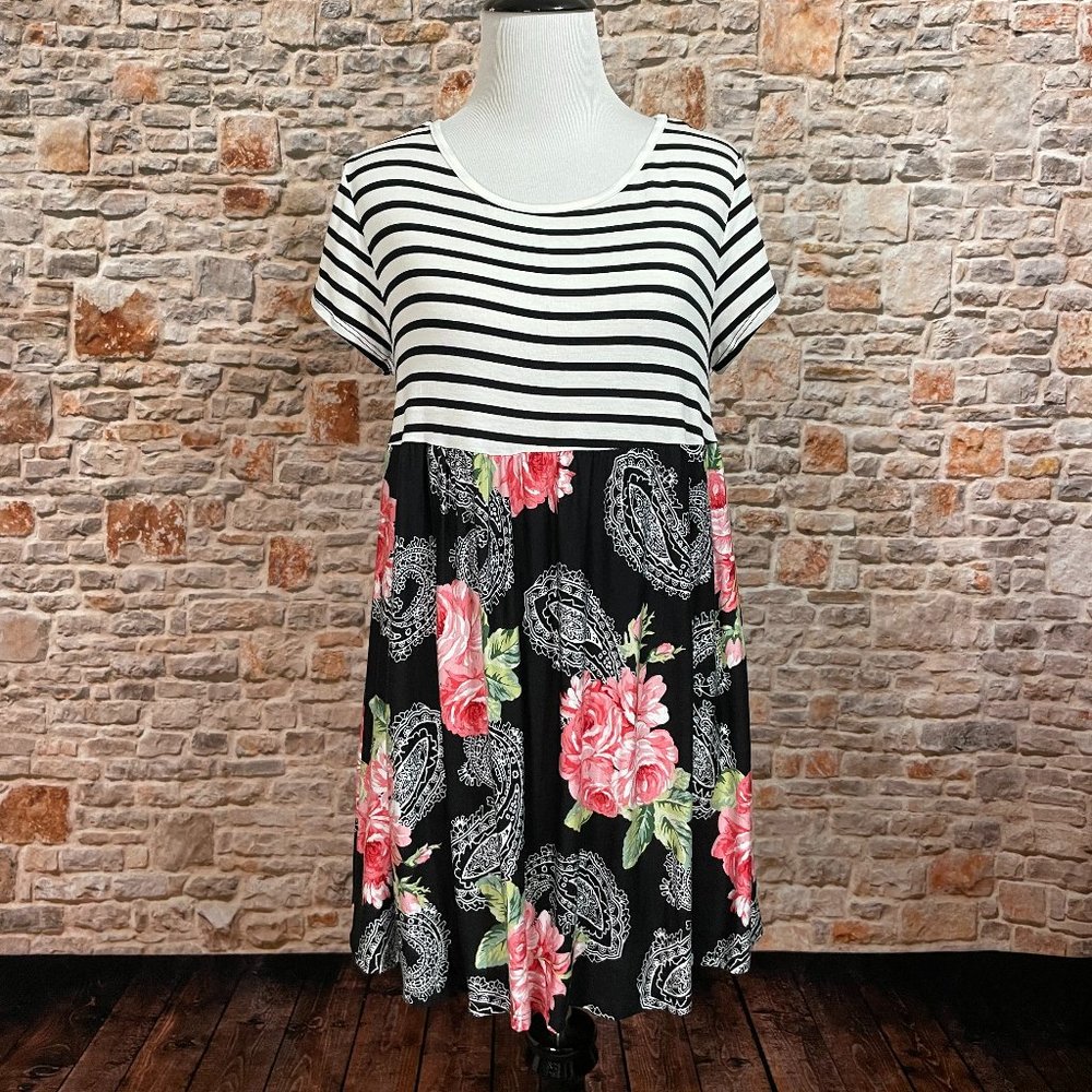 NWT Paisley Rose Babydoll Top - Picture 2 of 8